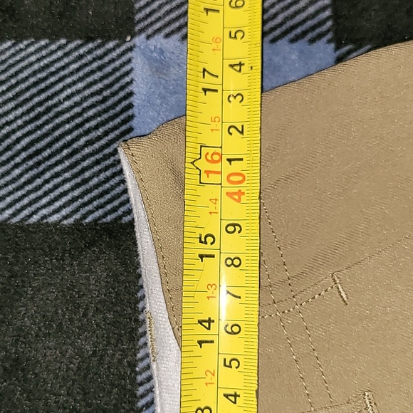 Cloudveil. Premium women's pants.  Cargo-style. Like-new.  Size 10 - Picture 4 of 16